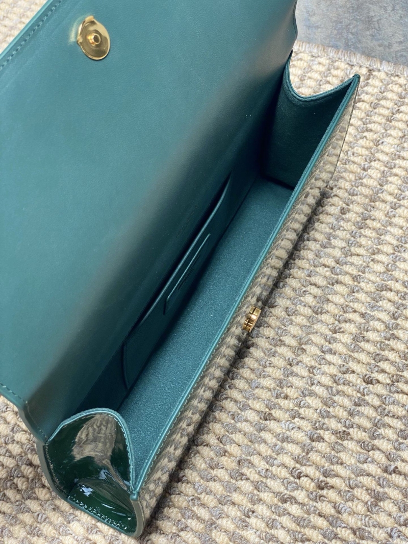 Y51 clutch bags